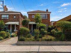1 WARLAND AVENUE Toronto Ontario, M4J 3E8