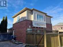 33 OAKMOOR LANE | Markham Ontario | Slide Image Thirty-three