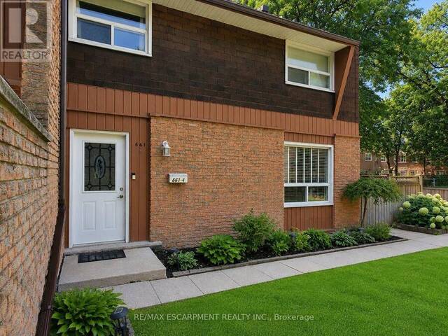 4 - 661 FRANCIS ROAD Burlington Ontario, L7T 3X6 - 3 Bedrooms Condo For Sale