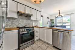 16 WESTVILLAGE DRIVE | Hamilton Ontario | Slide Image Eight