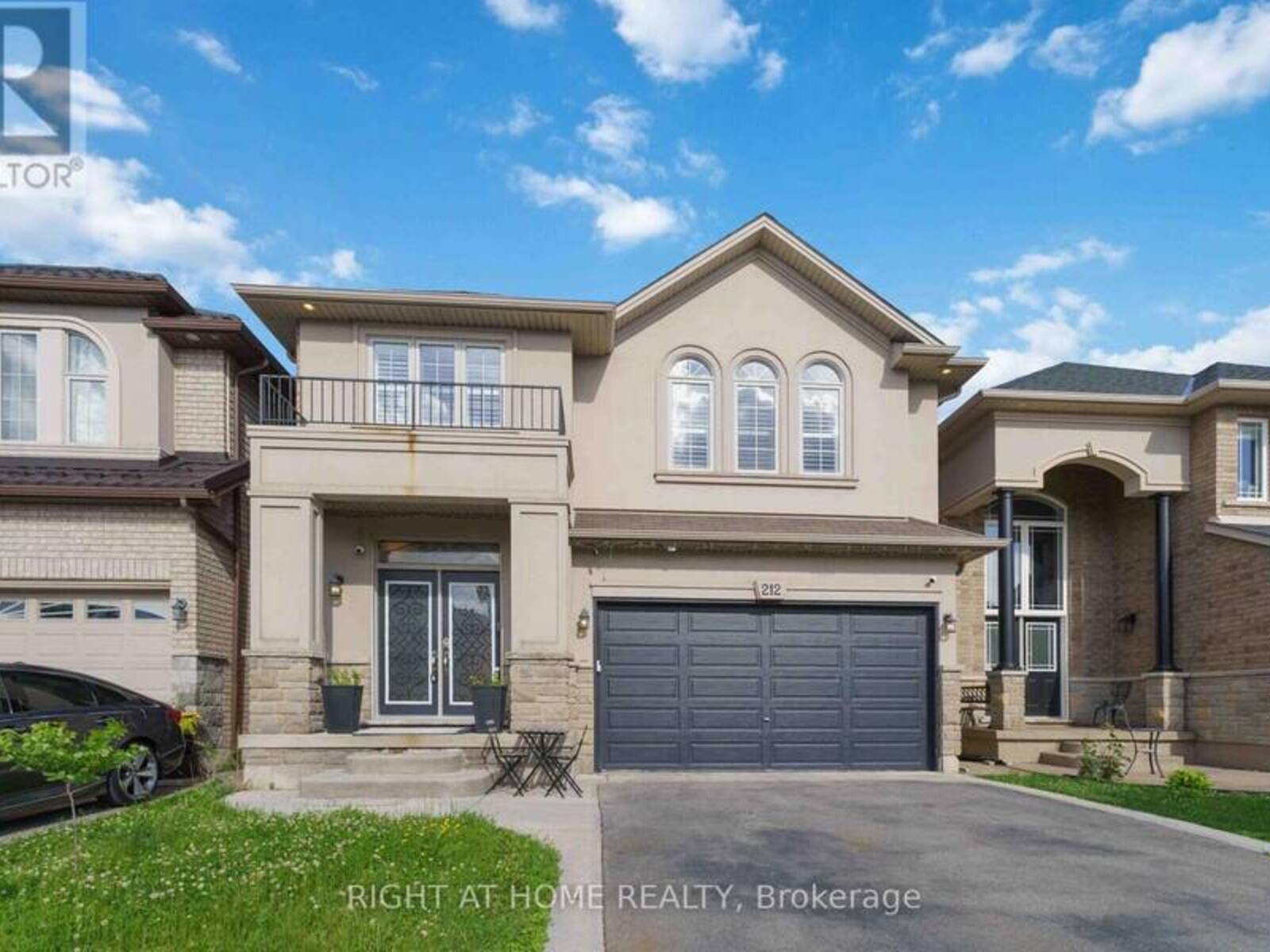 212 CHARTWELL CIRCLE, Hamilton, Ontario L9A 0B6