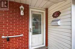 41 DARLINGTON DRIVE | Hamilton Ontario | Slide Image Three