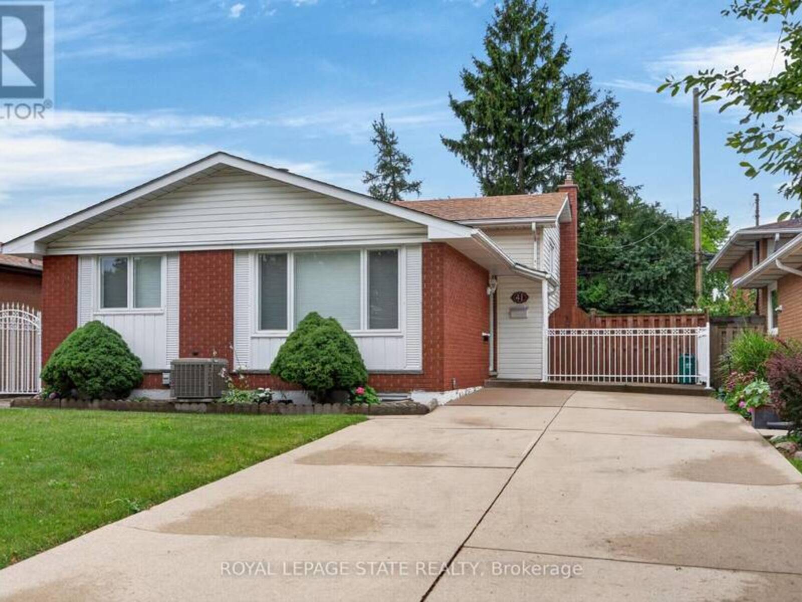 41 DARLINGTON DRIVE, Hamilton, Ontario L9C 2L8