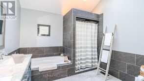 46 PINE RIDGE TRAIL | Barrie Ontario | Slide Image Eighteen