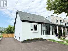 572 PHARMACY AVENUE Toronto Ontario, M1L 3G9