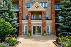 312 - 39 FERNDALE DRIVE S | Barrie Ontario | Slide Image Three