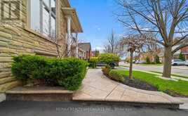 31 SAINT HUBERT DRIVE | Brampton Ontario | Slide Image Three