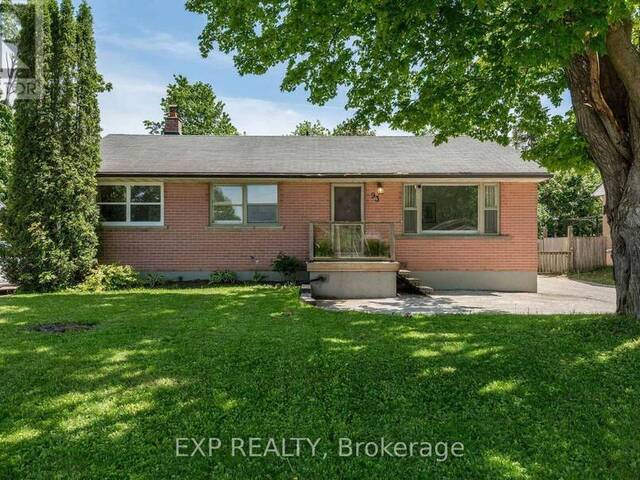 93 NORTH STREET W Orillia Ontario, L3V 3S7 - 3 Bedrooms Home For Sale