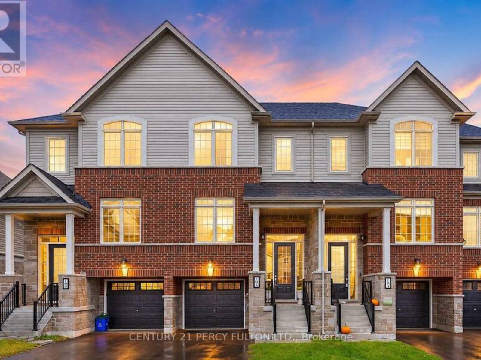 102 LYALL STOKES CIRCLE, East Gwillimbury, Ontario L0G 1M0