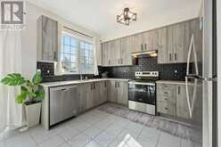 102 LYALL STOKES CIRCLE | East Gwillimbury Ontario | Slide Image Ten