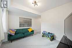 102 LYALL STOKES CIRCLE | East Gwillimbury Ontario | Slide Image Nineteen