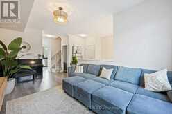102 LYALL STOKES CIRCLE | East Gwillimbury Ontario | Slide Image Six