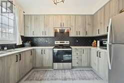 102 LYALL STOKES CIRCLE | East Gwillimbury Ontario | Slide Image Eight
