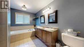 482 GRANT WAY | Milton Ontario | Slide Image Seventeen