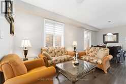 25 PEAR BLOSSOM WAY | East Gwillimbury Ontario | Slide Image Six