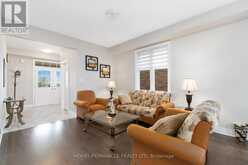 25 PEAR BLOSSOM WAY | East Gwillimbury Ontario | Slide Image Seven