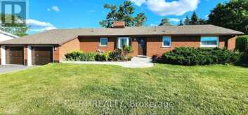 585 MAPLEVIEW DRIVE E | Barrie Ontario | Slide Image One