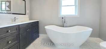 585 MAPLEVIEW DRIVE E | Barrie Ontario | Slide Image Twenty-two