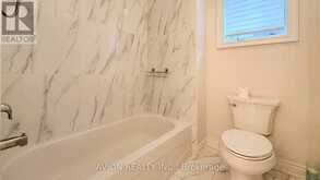 76 MAPLE FIELDS CIRCLE | Aurora Ontario | Slide Image Eighteen