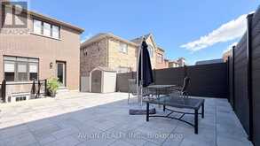 76 MAPLE FIELDS CIRCLE | Aurora Ontario | Slide Image Thirty-two