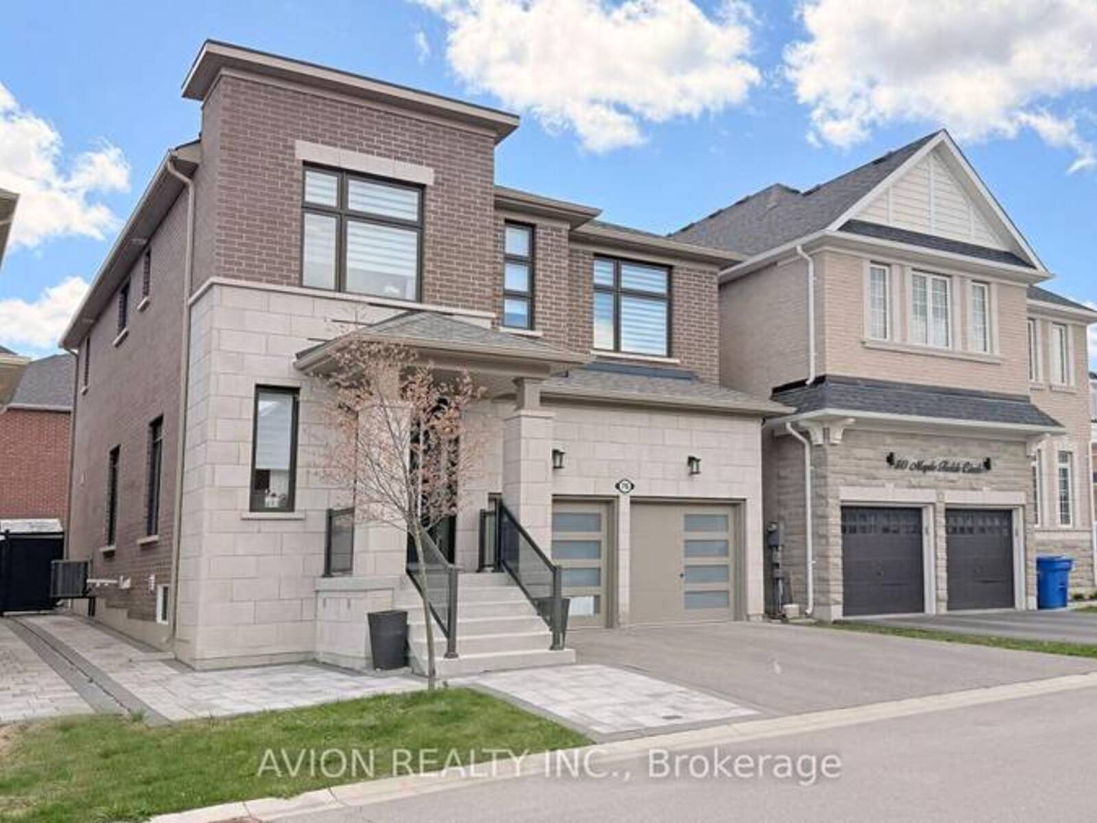 76 MAPLE FIELDS CIRCLE, Aurora, Ontario L4G 3X6