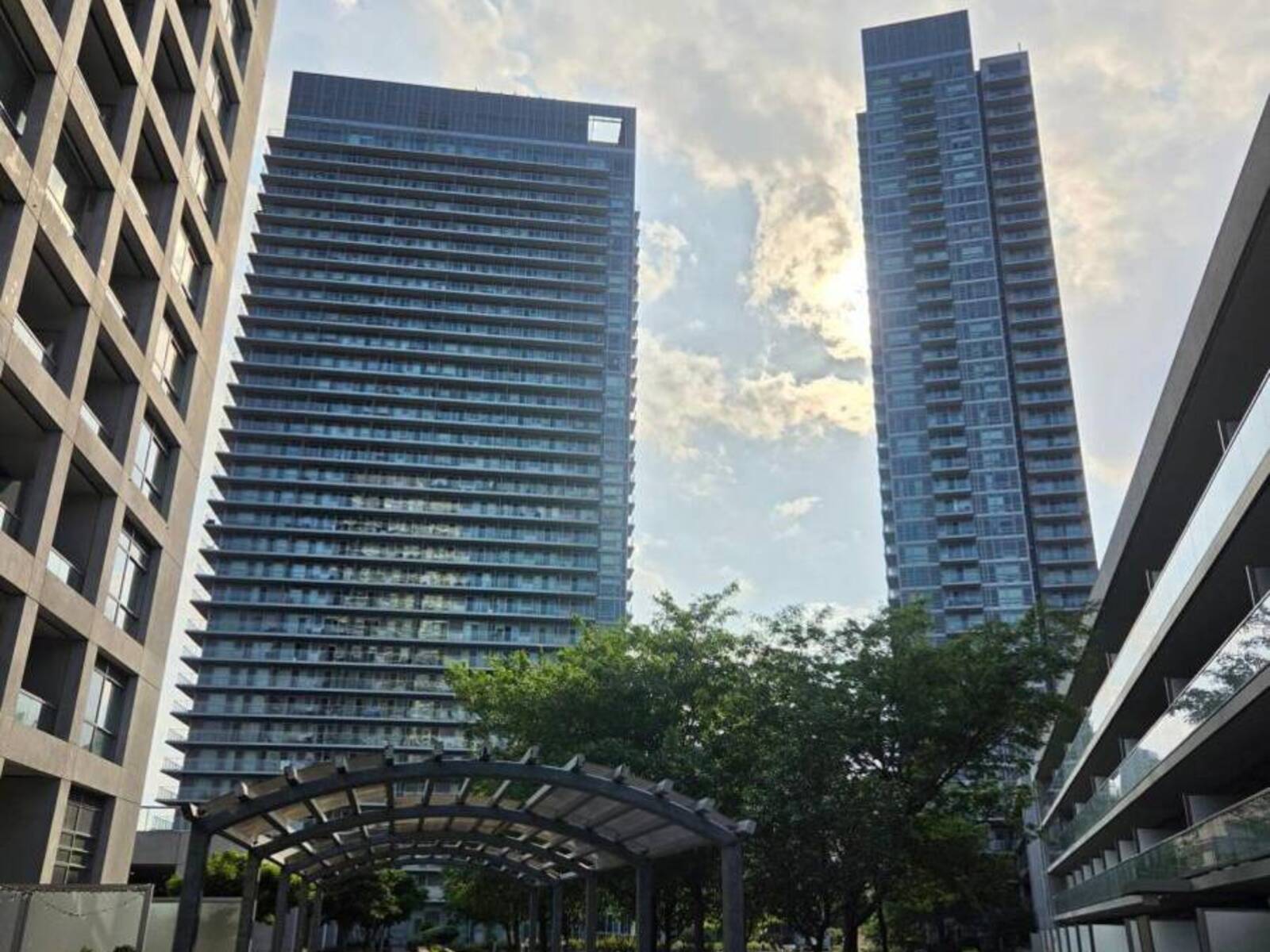 221 - 2035 SHEPPARD AVENUE E, Toronto, Ontario M2J 0A8