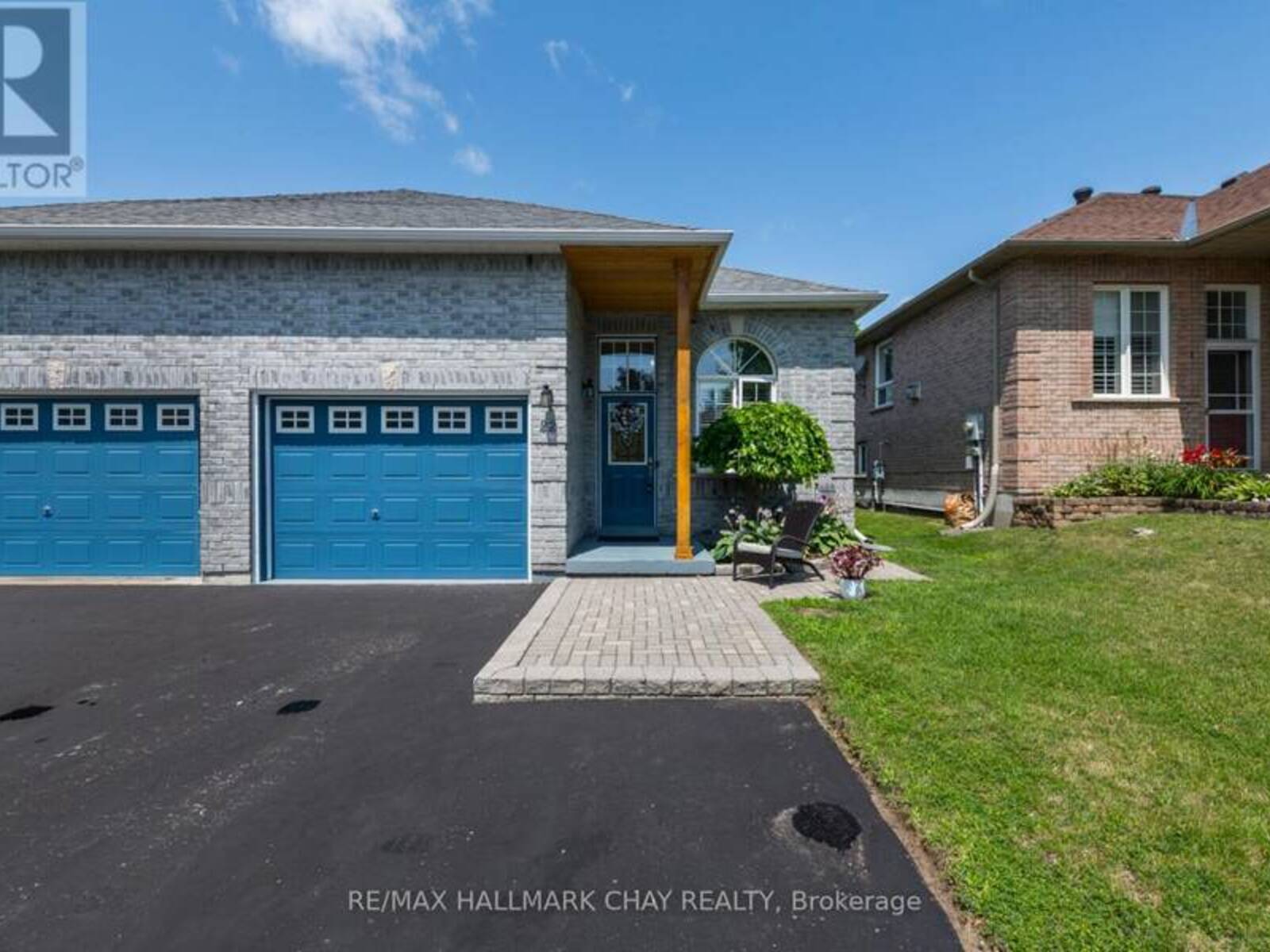 22 PETER STREET, Barrie, Ontario L4N 5R2