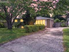 129 FOLKSTONE CRESCENT Brampton Ontario, L6T 3M6