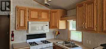 1061 GULL LAKE ROAD | Arden Ontario | Slide Image Six