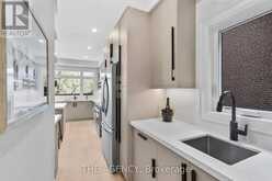 41 ST ANDREWS BOULEVARD | Toronto Ontario | Slide Image Nineteen