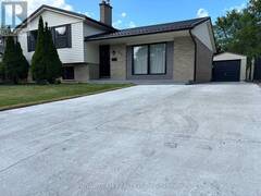 653 STEEPLECHASE DRIVE London Ontario, N6J 3P3