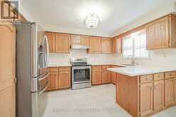 2 LAPWORTH CRESCENT | Toronto Ontario | Slide Image Ten