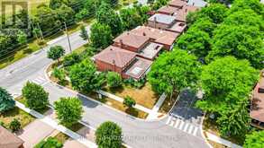 2 LAPWORTH CRESCENT | Toronto Ontario | Slide Image Thirty-nine