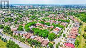 2 LAPWORTH CRESCENT | Toronto Ontario | Slide Image Forty