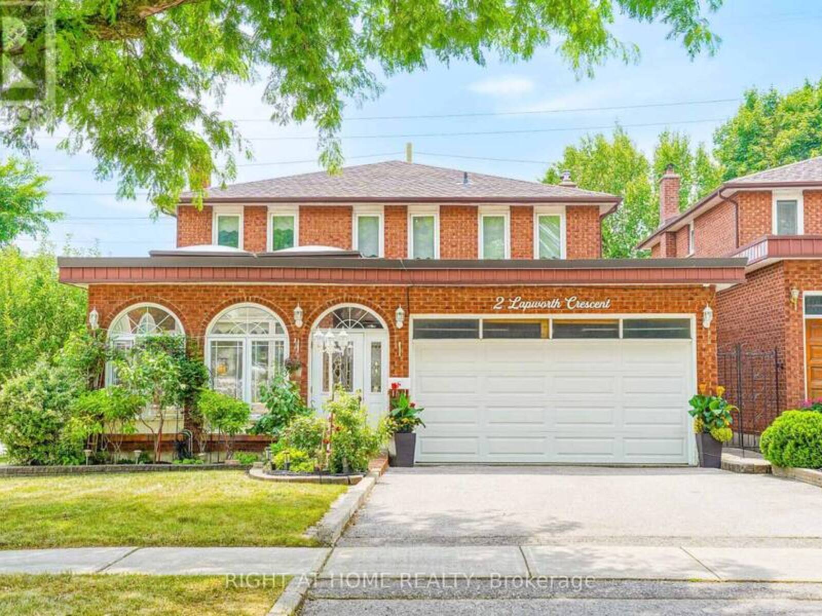 2 LAPWORTH CRESCENT, Toronto, Ontario M1V 2M5