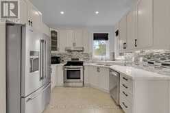 4 OVERHOLD CRESCENT | Richmond Hill Ontario | Slide Image Seventeen