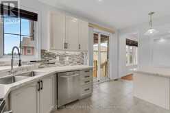 4 OVERHOLD CRESCENT | Richmond Hill Ontario | Slide Image Nineteen