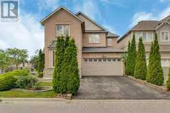 4 OVERHOLD CRESCENT | Richmond Hill Ontario | Slide Image Three