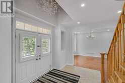 4 OVERHOLD CRESCENT | Richmond Hill Ontario | Slide Image Six