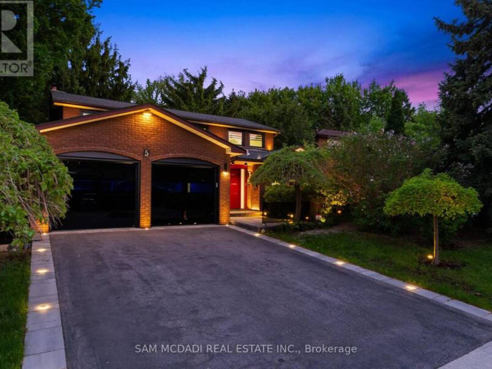 5 CANTERBURY CRESCENT, Toronto, Ontario M9A 5A4
