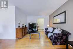9 WHEATSHEAF CRESCENT | Toronto Ontario | Slide Image Ten