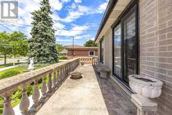 9 WHEATSHEAF CRESCENT | Toronto Ontario | Slide Image Four