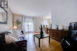 9 WHEATSHEAF CRESCENT | Toronto Ontario | Slide Image Eight