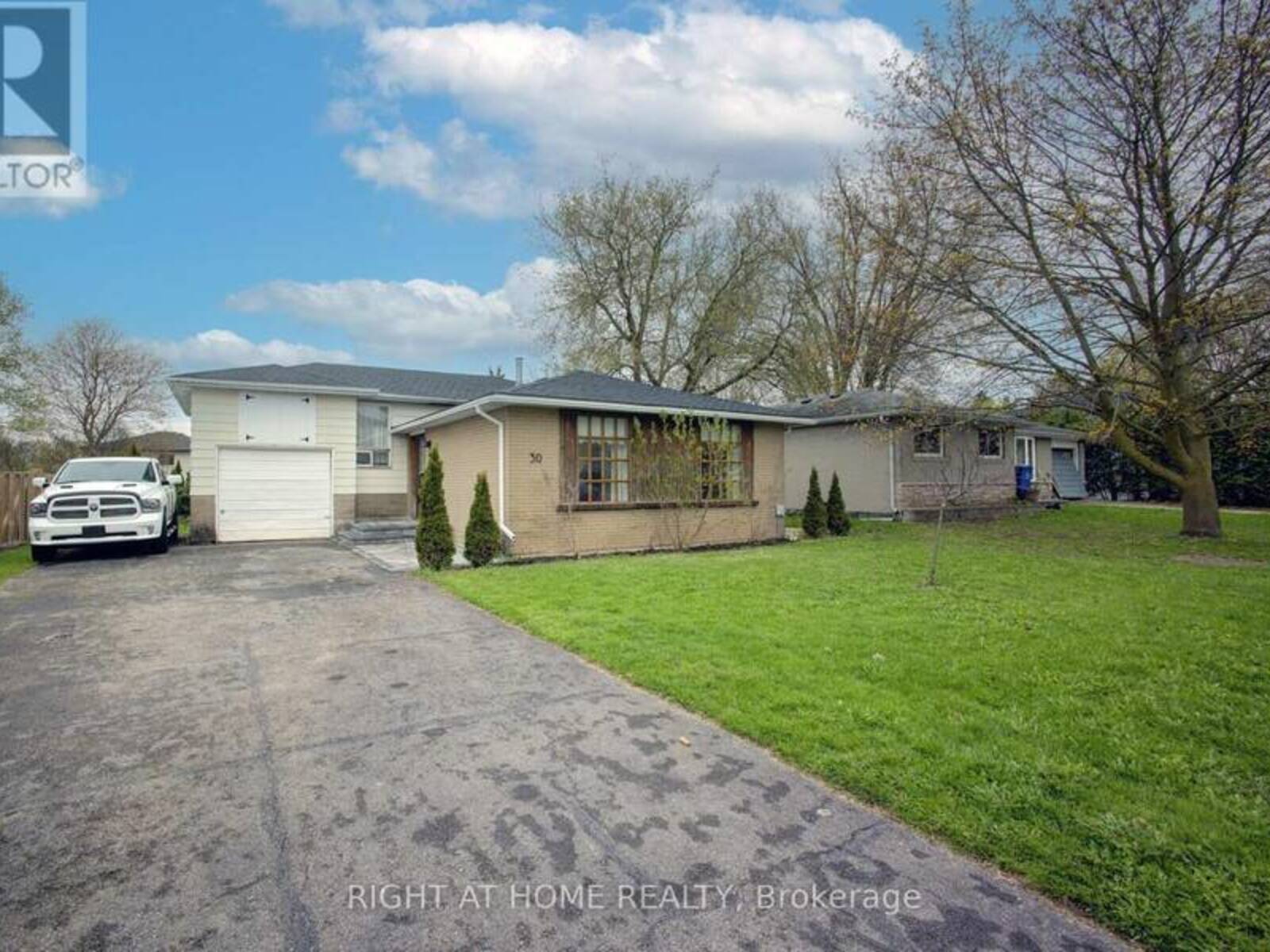 30 PARKVIEW DRIVE, Orangeville, Ontario L9W 1T3