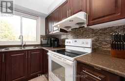 9 - 4165 FIELDGATE DRIVE | Mississauga Ontario | Slide Image Ten