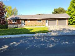 1 HELEN STREET Lion's Head Ontario, N0H 1W0