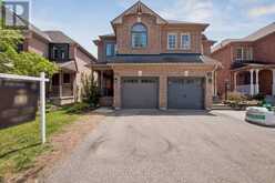 116 WOODROOF CRESCENT | Aurora Ontario | Slide Image Two