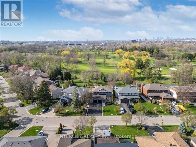 61 GOLFWOOD HEIGHTS Toronto Ontario, M9P 3L8 - 5 Bedrooms Home For Sale