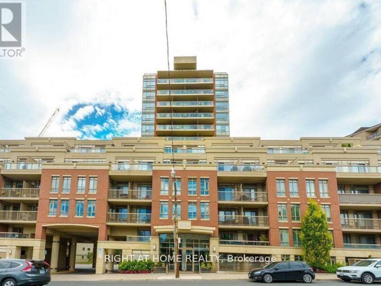 327 - 900 MOUNT PLEASANT ROAD, Toronto, Ontario M4P 3J9