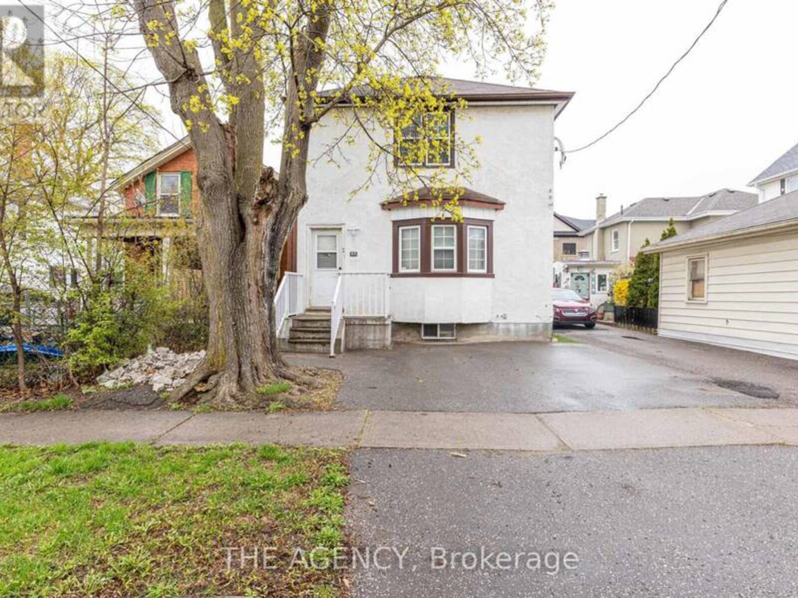 63 HOGARTH STREET, Oshawa, Ontario L1H 1Y5